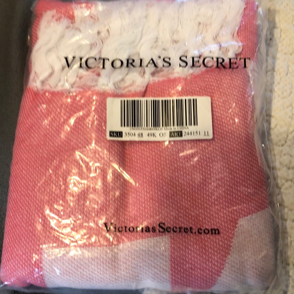 Victoria secret throw blanket